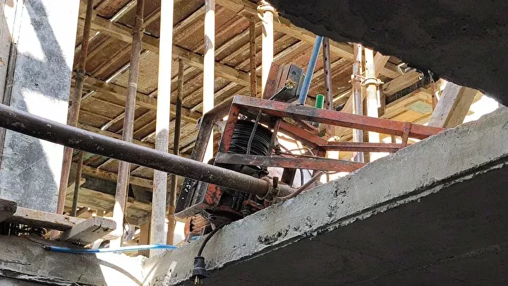 Kütahya'da inşaat iskelesinin çökmesi sonucu iki işçi hayatını kaybetti, iki işçi yaralandı