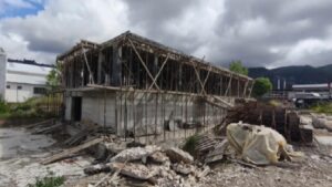 Kütahya’da inşaat iskelesinin çökmesi sonucu iki işçi hayatını kaybetti, iki işçi yaralandı