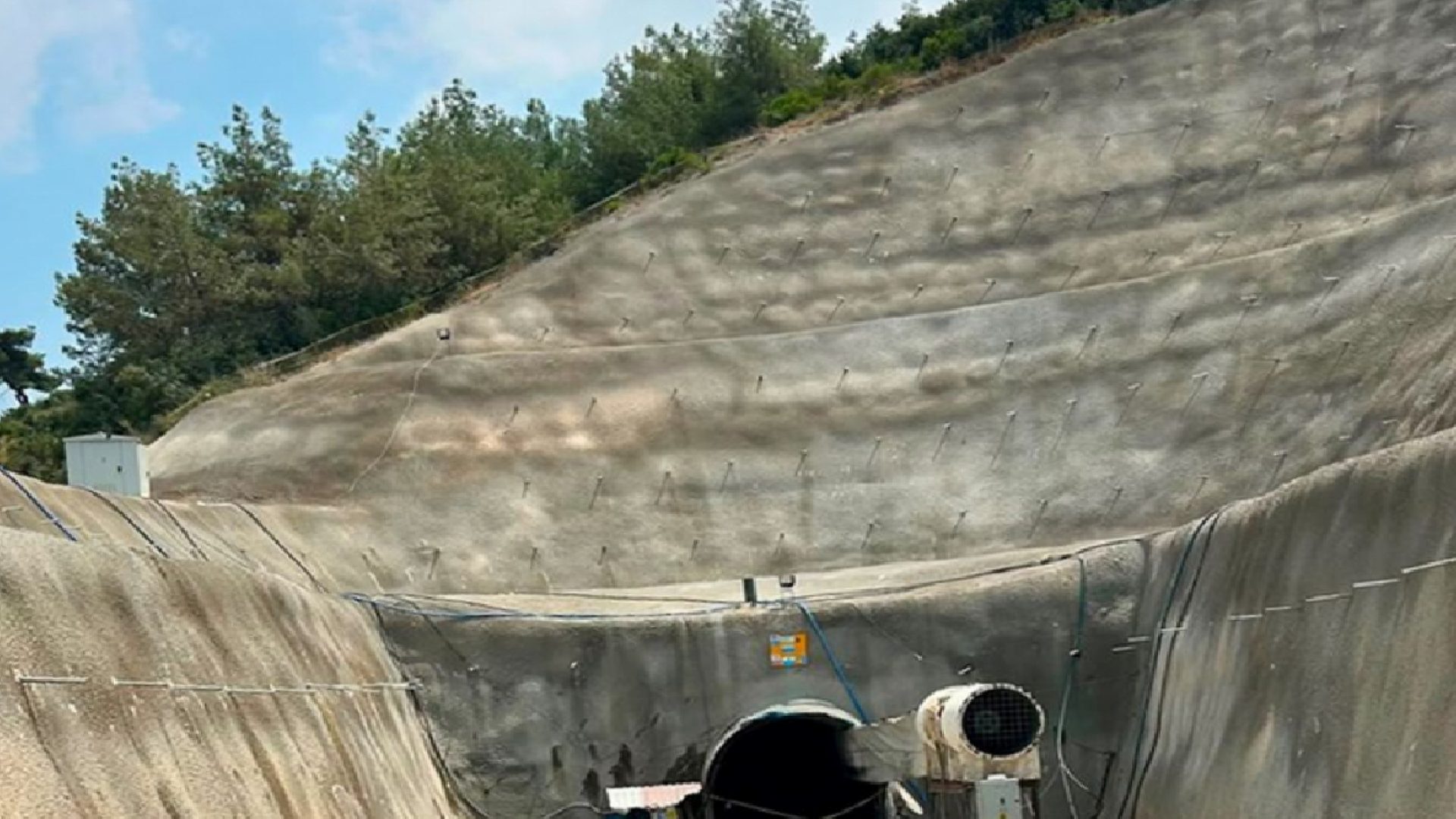 Adana'da tünel göçüğünde 2 kişi hayatını kaybetti 1 Adana'da tünel göçüğünde 2 kişi hayatını kaybetti