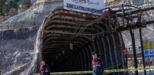 Beypazarı'nda maden ocağında yaşanan göçükte 9 gözaltı 2 Beypazarı’nda maden ocağında yaşanan göçükte 9 gözaltı