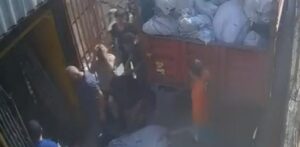 Gaziosmanpaşa’da Yük Asansörü Düştü: Bir İşçi Ağır Yaralandı