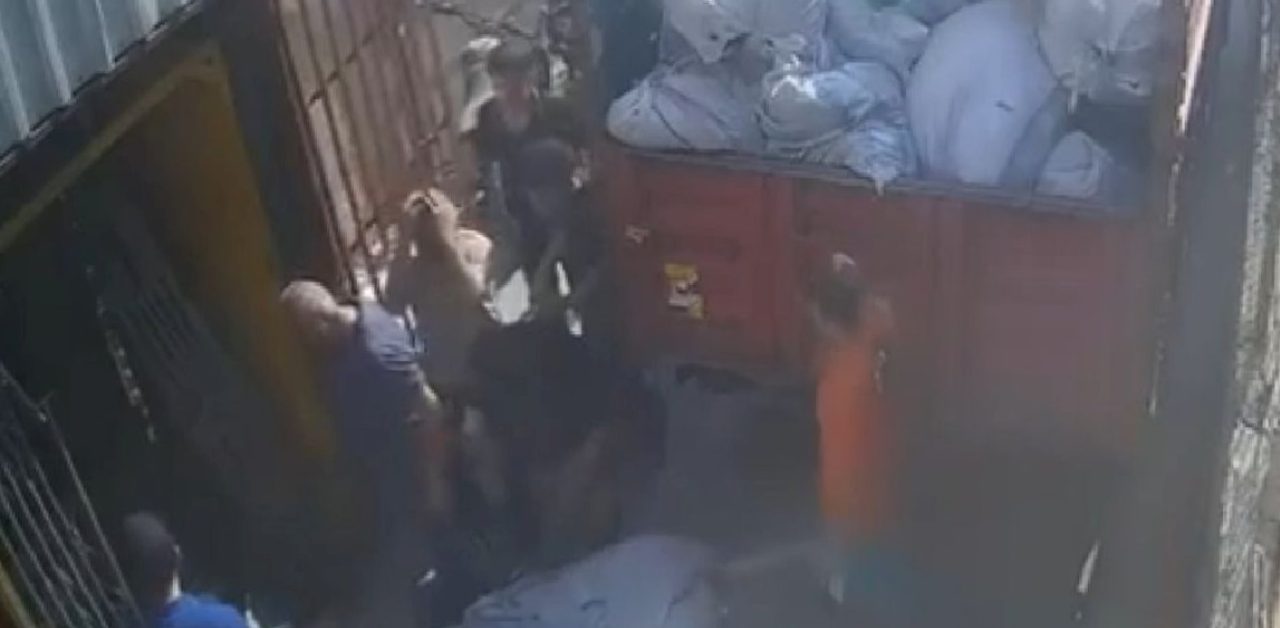 Gaziosmanpaşa'da Yük Asansörü Düştü: Bir İşçi Ağır Yaralandı 1