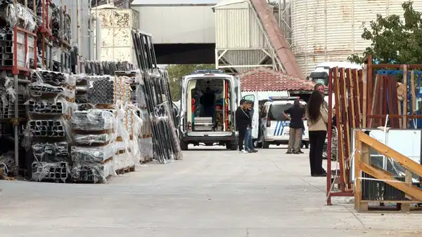 Eskişehir’de 7.5 metre yükseklikten düşen işçi hayatını kaybetti 2 Eskişehir’de 7.5 metre yükseklikten düşen işçi hayatını kaybetti 2