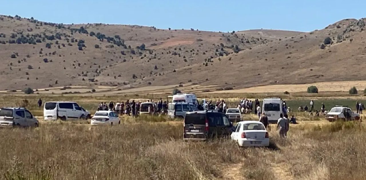 Sivas’ta tarım aracı kazasında 52 yaşındaki işçi hayatını kaybetti 1 Sivas’ta tarım aracı kazasında 52 yaşındaki işçi hayatını kaybetti