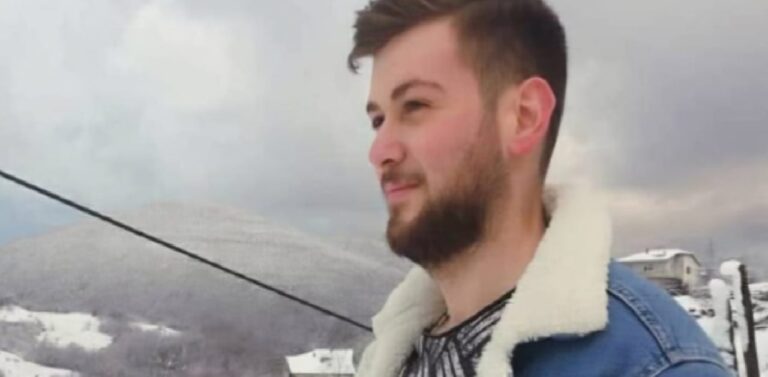 Zonguldak'ta kömür silosuna düşen 27 yaşındaki madenci hayatını kaybetti 24 Zonguldak’ta kömür silosuna düşen 27 yaşındaki madenci hayatını kaybetti