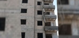 Mersin’de yüksekten düşen 38 yaşındaki işçi hayatını kaybetti